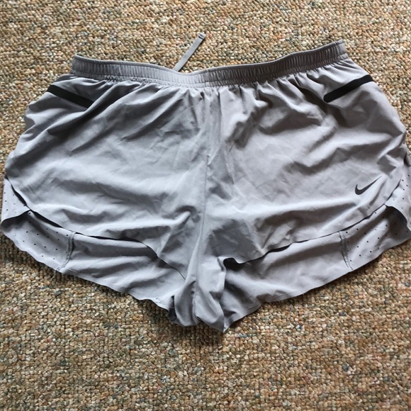 NIKE RUNNING SHORTS - Picture 3 of 6